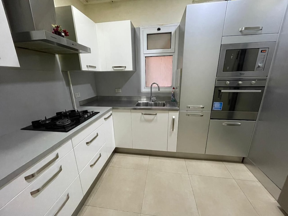 ALSAWAH Luxury 2BR Apt AlKarma Residence