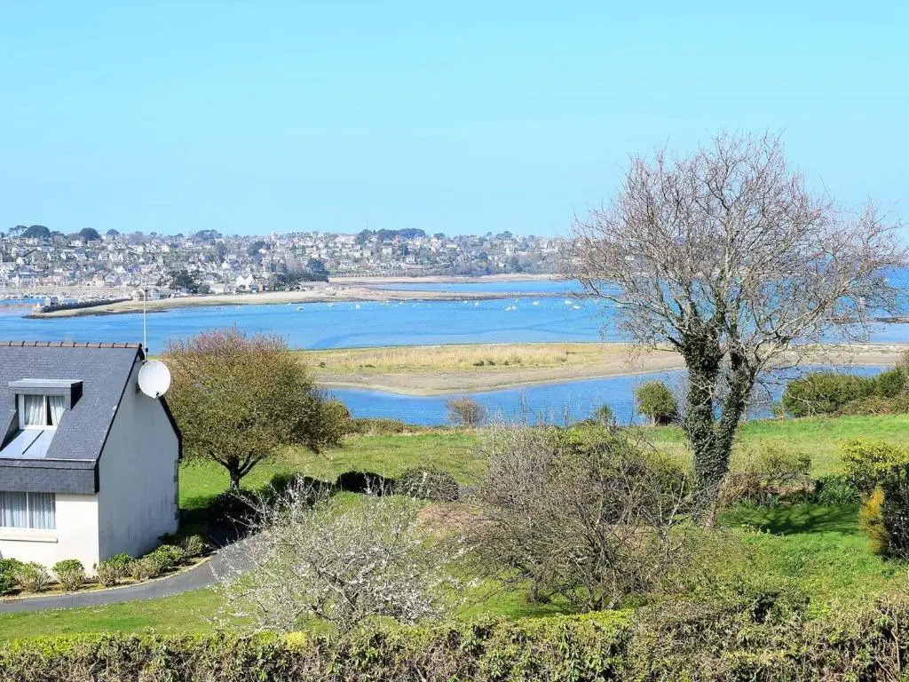 Maison avec jardin clos à louer à Louannec, à proximité de la mer - FR-1-368-65