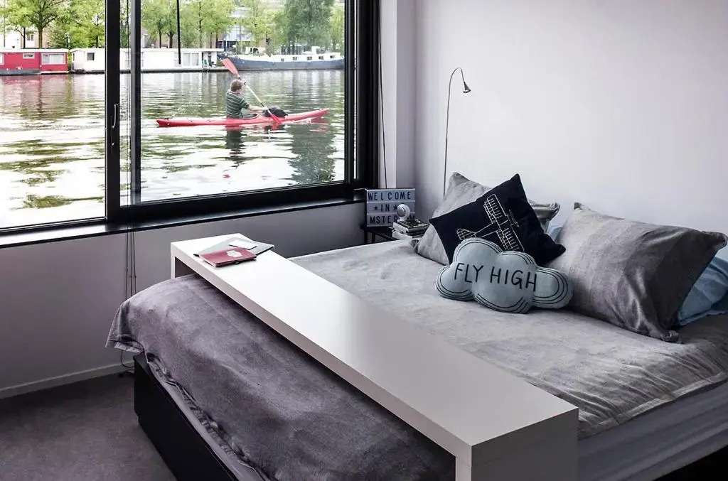 Houseboat Amsterdam - Room with a view