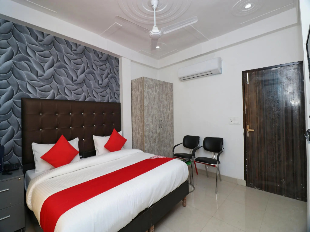 OYO 26119 Star Hotel