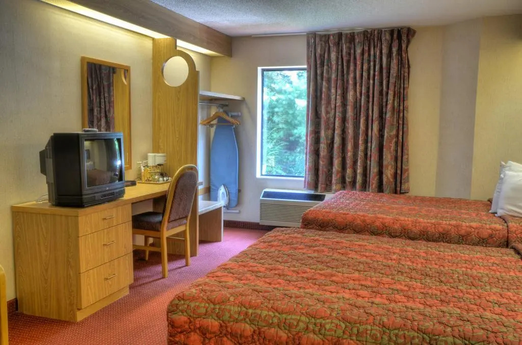 Smoky Mountain Inn & Suites