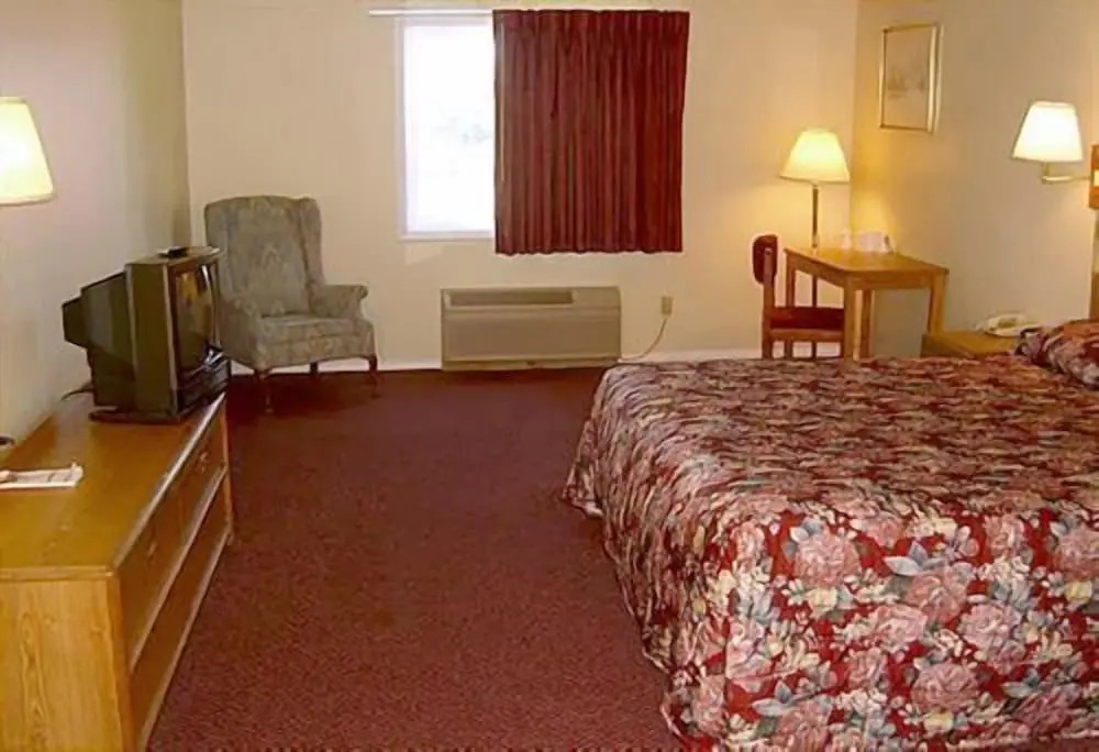 Travelers Inn