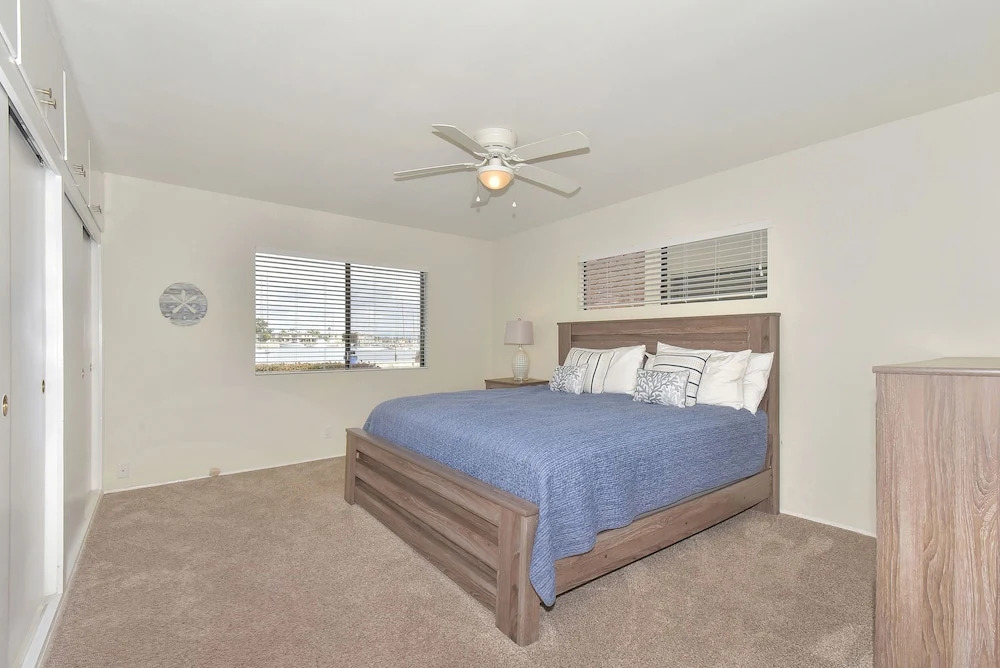 925 W Bay Ave 4 Bedroom Home