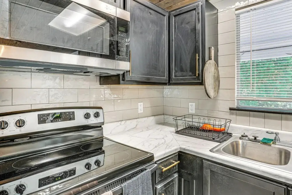1 Mi to Main St Eats! Single-level Red Bluff Home
