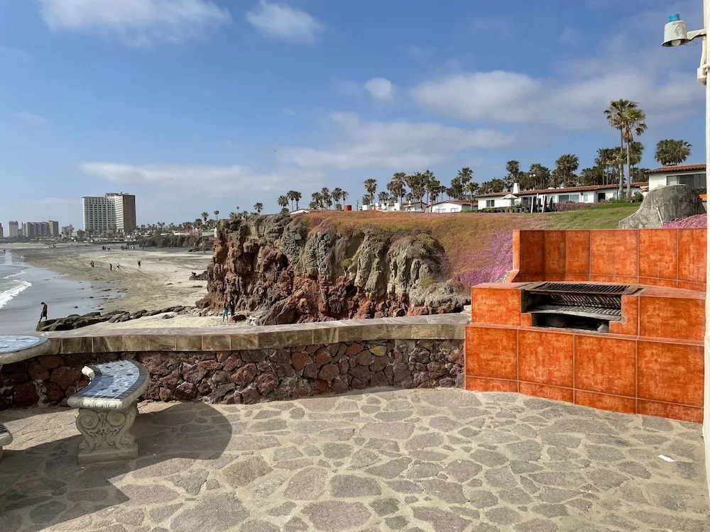 WIVC La Paloma Resort - Your Vacation Escape to Rosarito, Swimming Pool & Short Walk To The Beach
