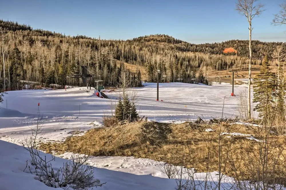 Hiking & Explore: Brian Head Condo w/ Indoor Pool!