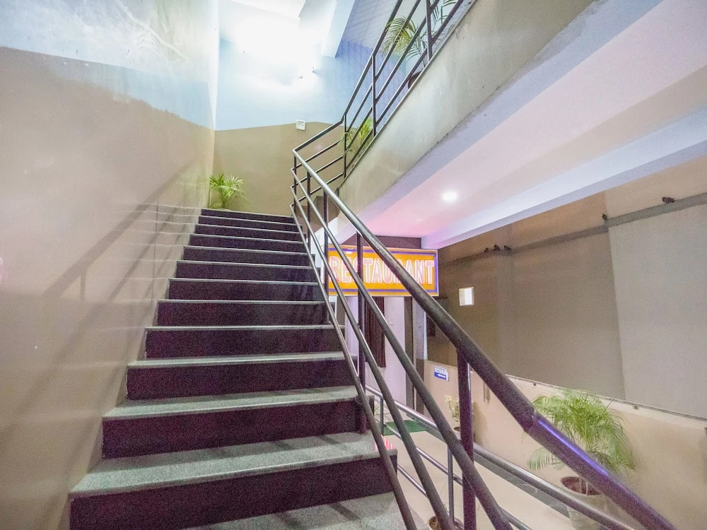 OYO 13300 Anupama Residency