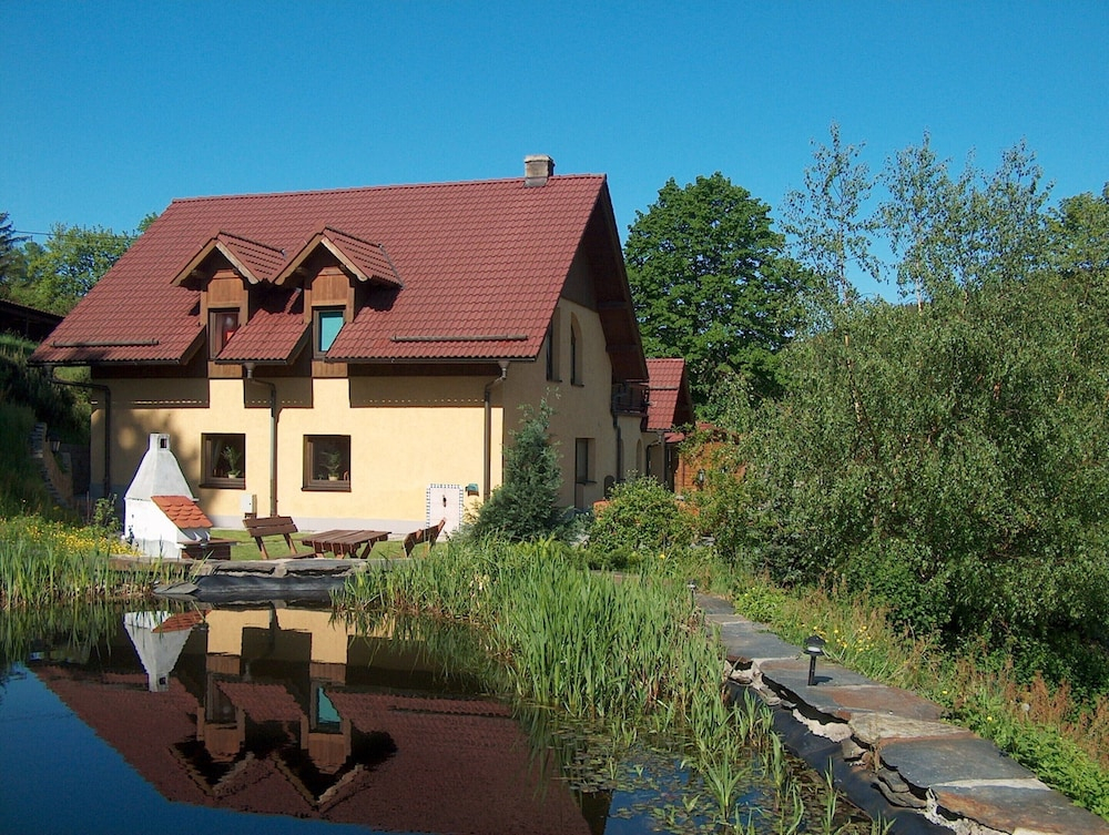 Large Luxury House with Sauna & Hot Tub in Giant Mountains near ski Area