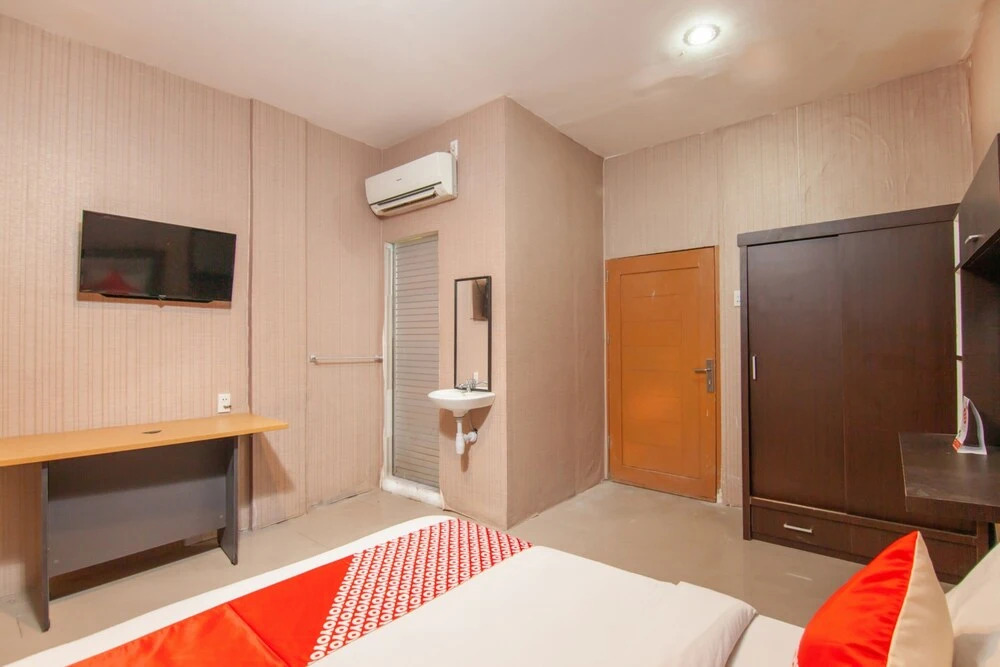 Residence 68 by OYO Rooms