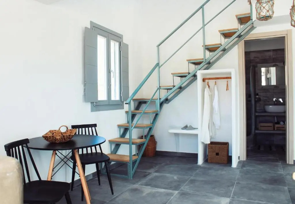 Aeron Suites