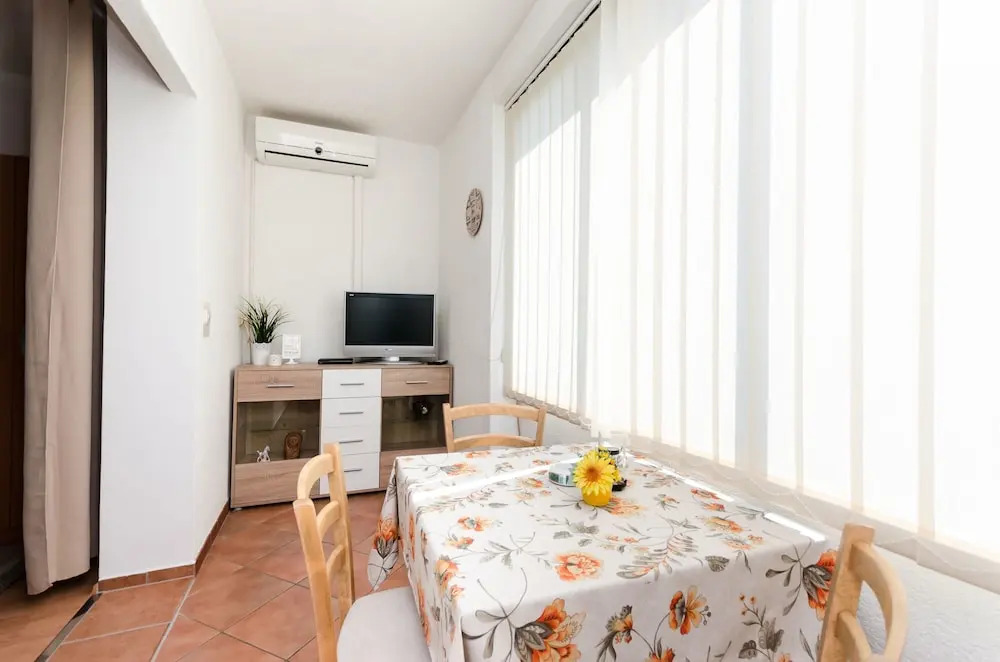 Apartments Near the sea Barbat