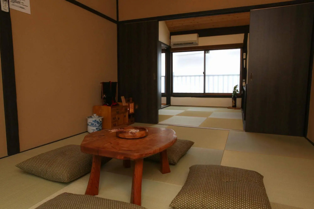 Rakuya Karasuma Gojo - Vacation STAY 13636v