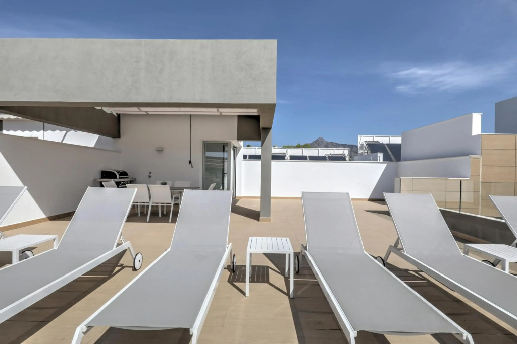 New Modern 3 Bed Apartment Puerto Banus