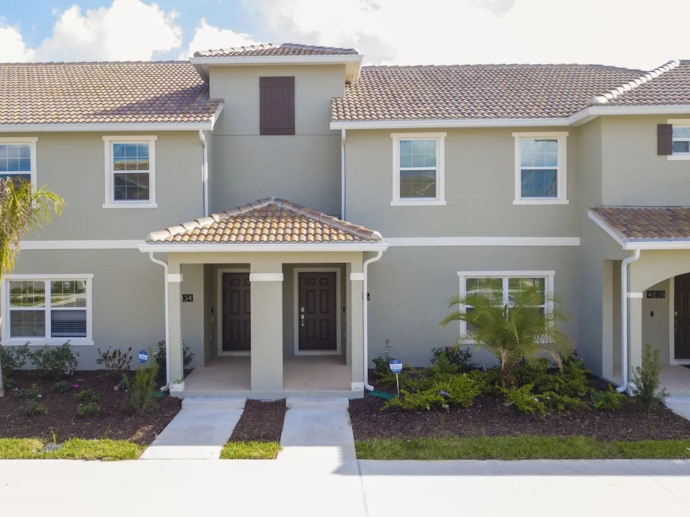 Gorgeous 4 Bedroom w/ Pool Close to Disney 4836
