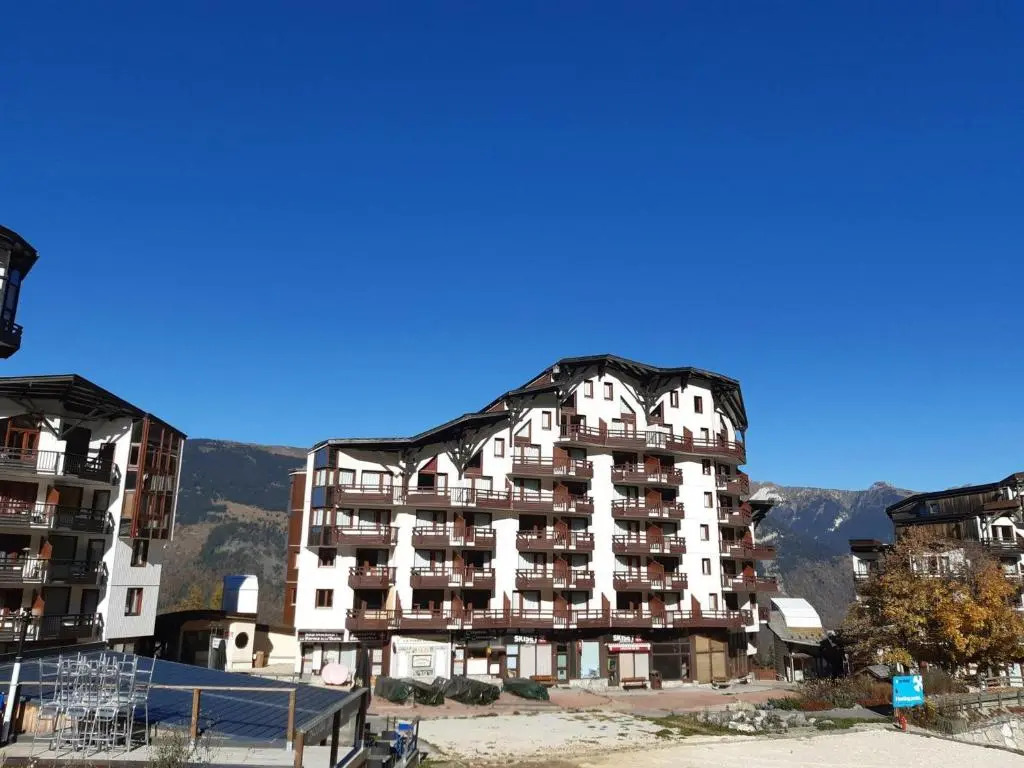 Appartement La Tania, 2 pièces, 4 personnes - FR-1-513-74