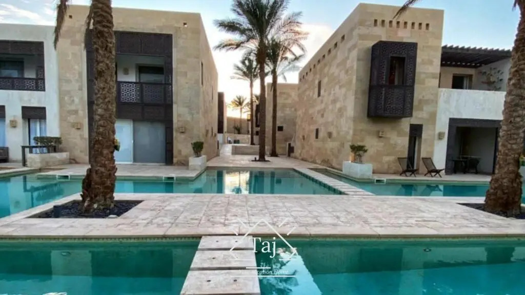 TAJ HOME, exotic ground 2 bedroom, pool, Scarab