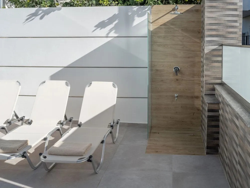 La Luna Suites