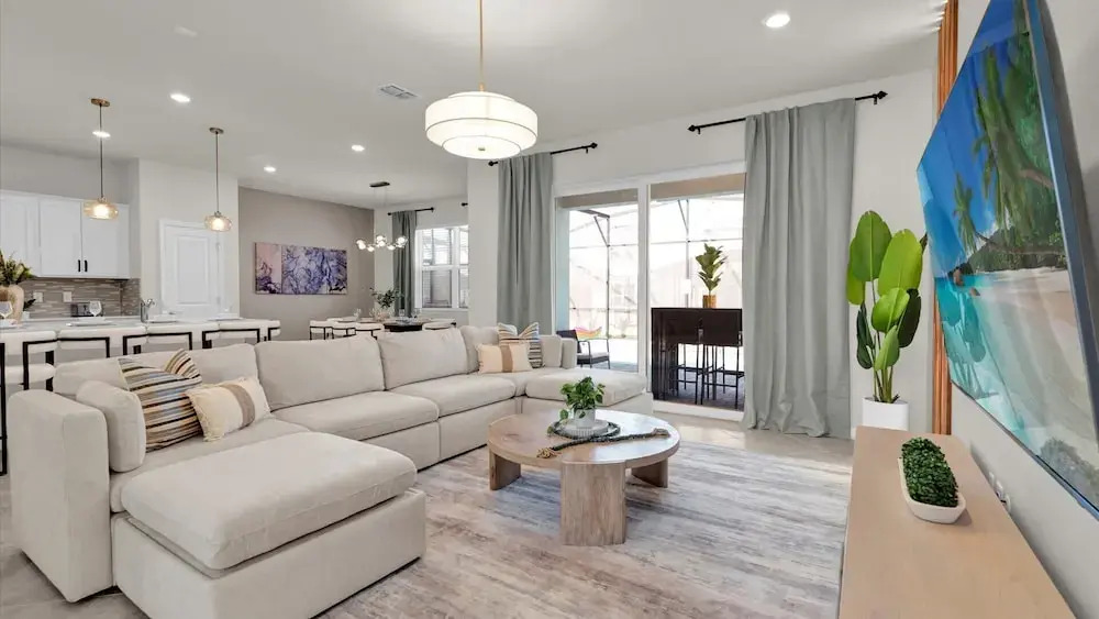 Upstay Family Home w Cinema, Pool & BBQ Clermont
