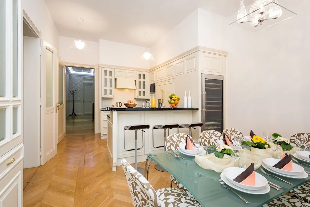 Empirent Design Apartments