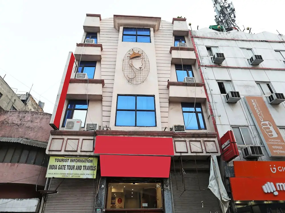 OYO 9765 Hotel Royal Queen