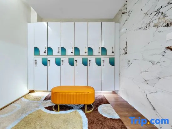 Vienna Hotel (Beijing Jiugong Metro Station)