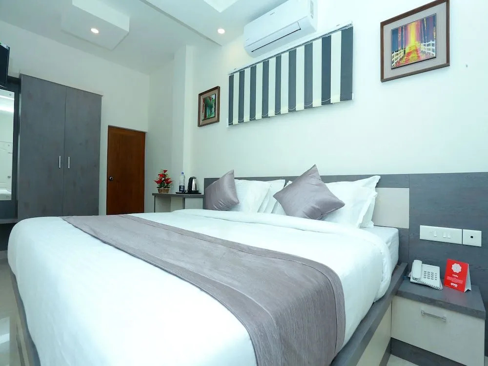OYO 10278 Hotel Caprice Residency