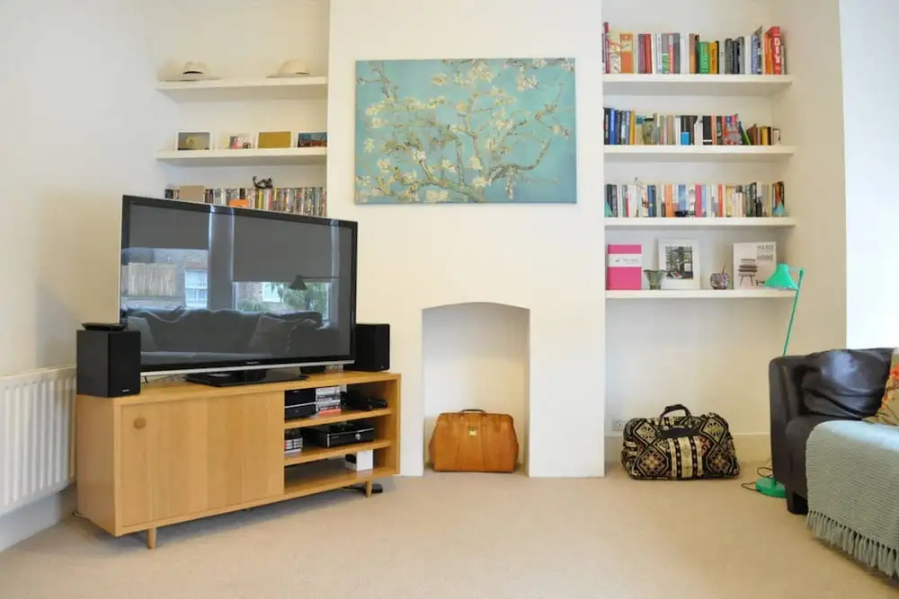 Bright 2 Bedroom Apartment in Battersea