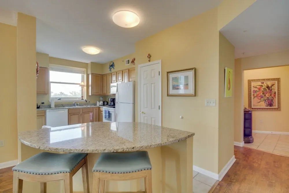 Gulfport Condo With Views: Walk to Beach