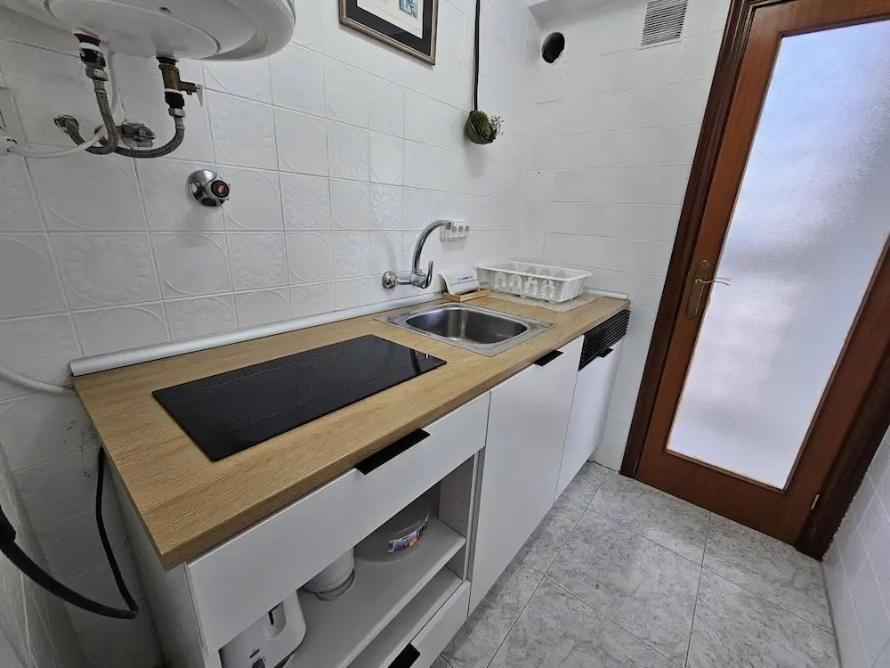 City Apartment With Pool Access