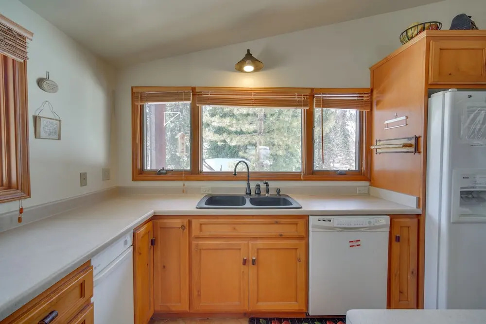 Spacious Big Bear Cabin Rental - 1 Mi to Lake!