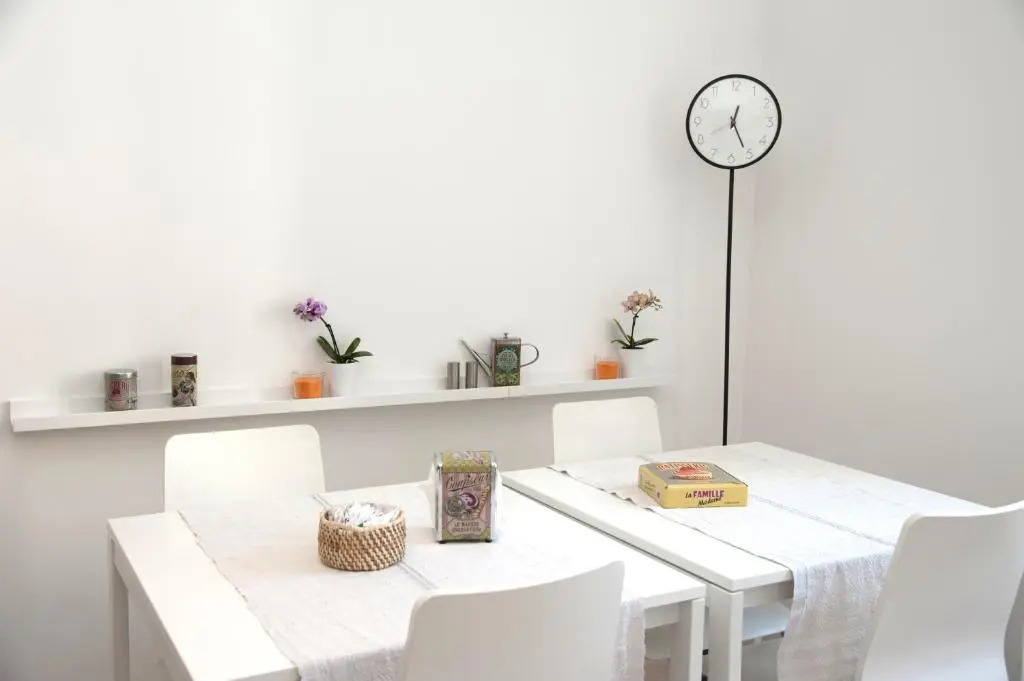 Center 2 Rooms