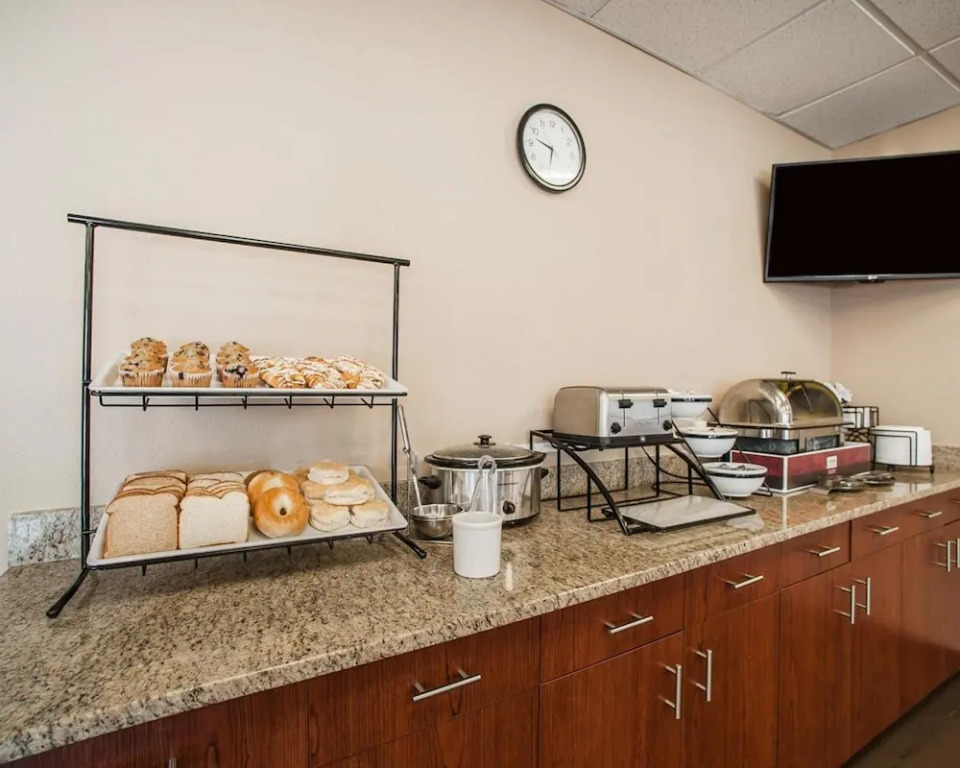 Comfort Inn & Suites