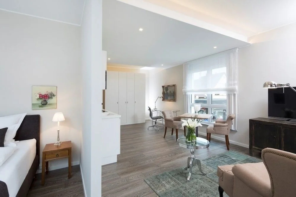 Hotel LOGIS First Class Business Suites