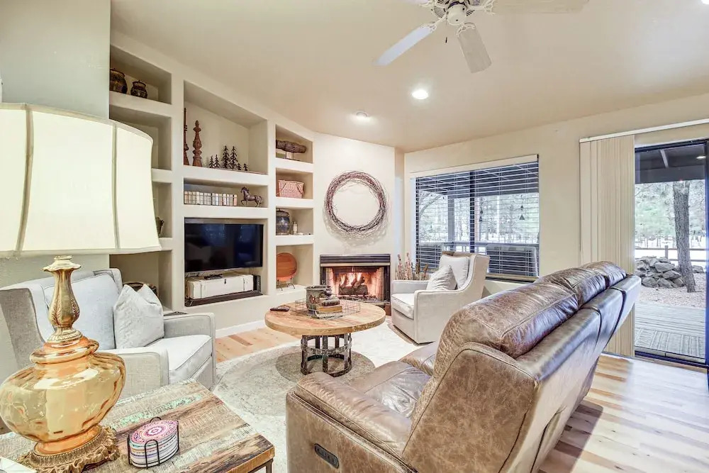 Near Hiking & Golfing: Pinetop Home w/ Deck!