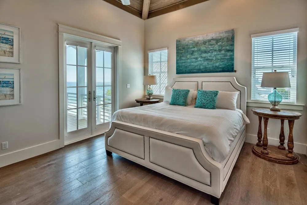 The Pelagic Blue 7 Bedroom Holiday Home by Five Star Properties