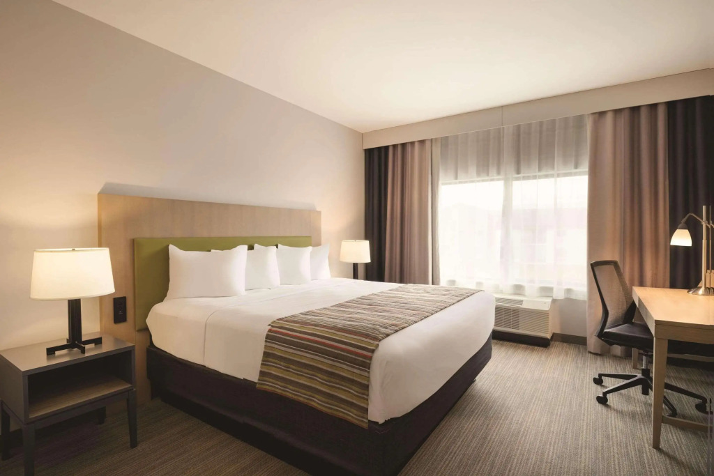 Fairfield by Marriott Inn & Suites Page