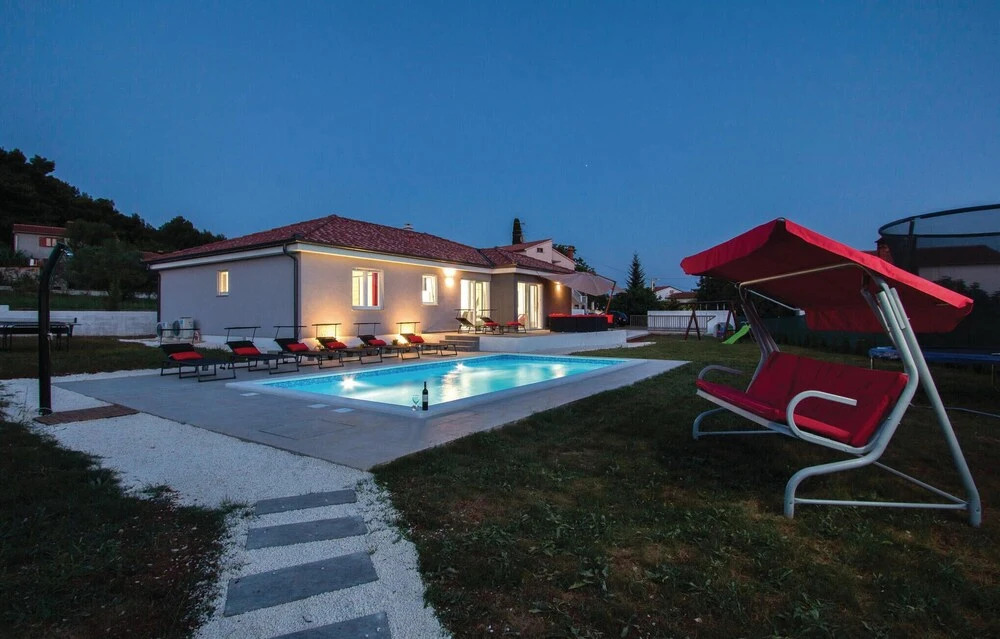 Stunning Home In Pula