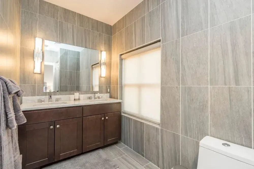 Luxurious Million-dollar Condo w/ Perfect Location