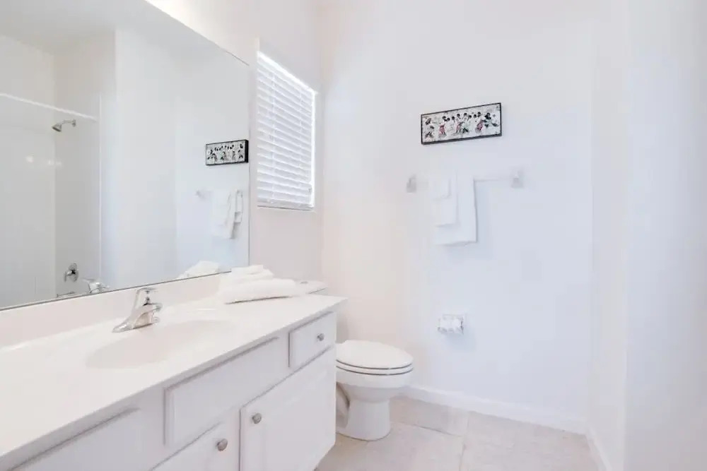 5 Bed 5 Bath In 5 Star Resort Near Disney! 5 Bedroom Home by RedAwning