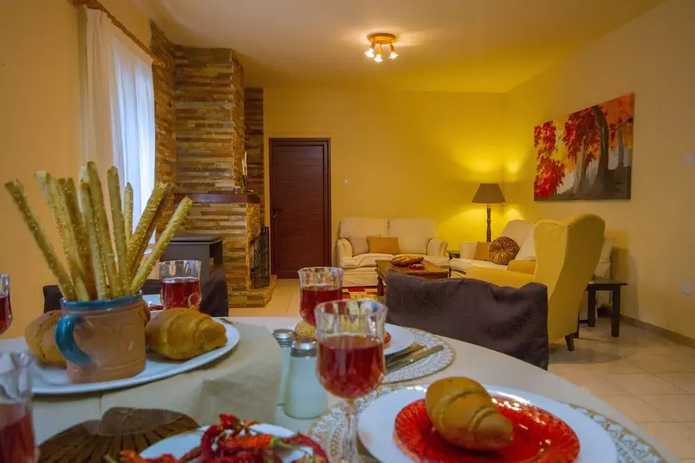 Persephone Cottage - Enhance Your Senses
