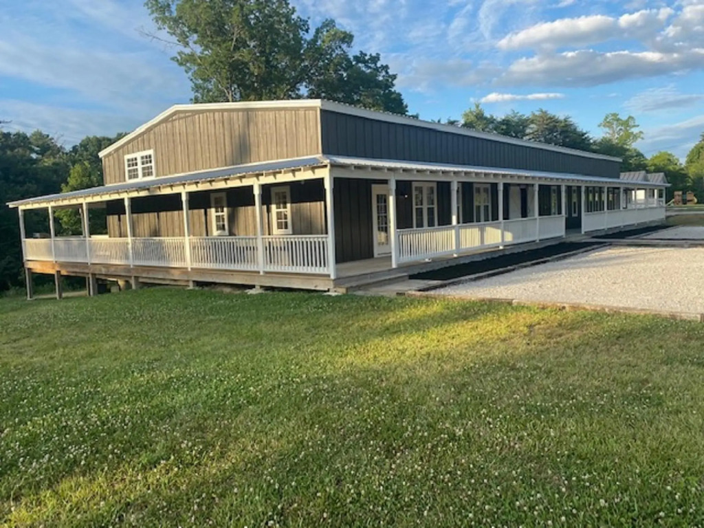 Greeter Falls Lodge Suite 4
