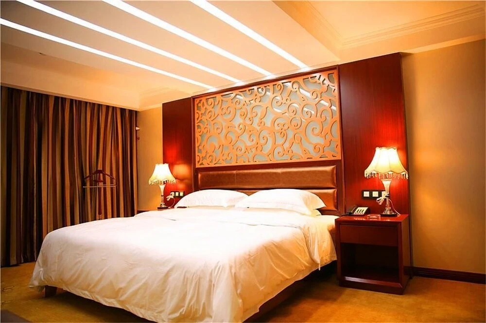 Yuebanwan Hotel (Fat Donglai at Xuchang Railway Station)