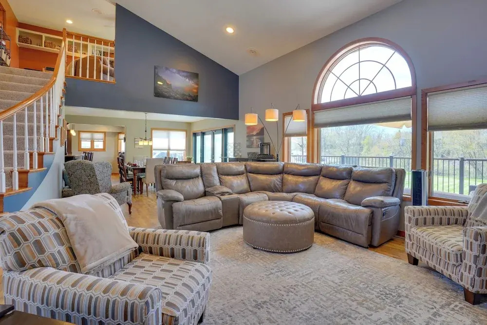 Expansive Retreat on 5 Acres in Shakopee!