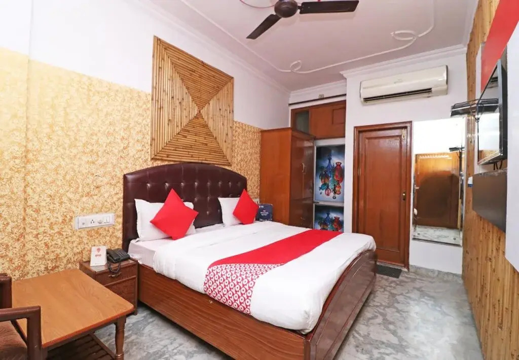 Pooja Hotel By OYO Rooms