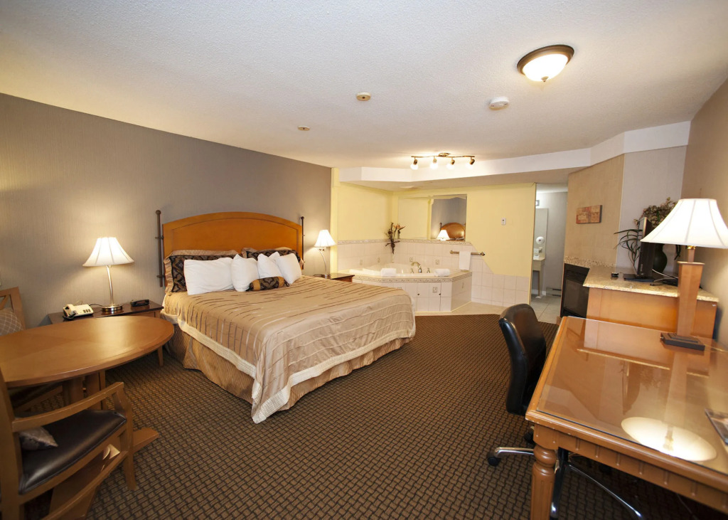 First Canada Hotel Cornwall Hwy 401 ON