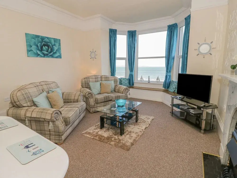 Llys Madoc, First Floor Flat