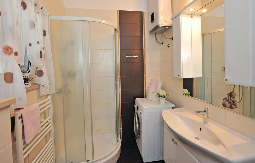 Amazing Home in Razanj With Sauna, Wifi and 6 Bedrooms