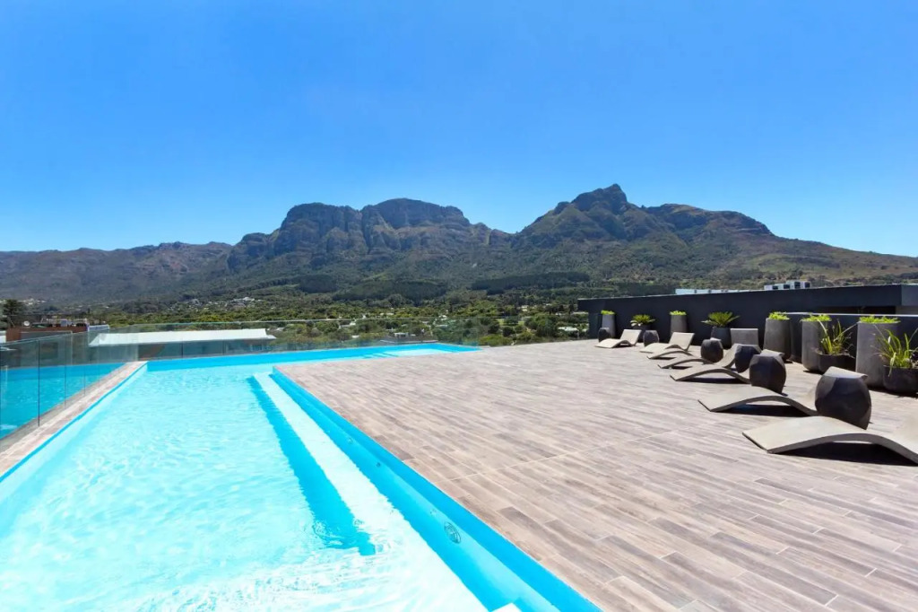 Newlands Peak Apartments