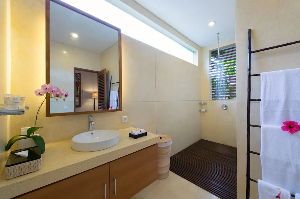 Spacious Luxury 4 Br in Centre Seminyak