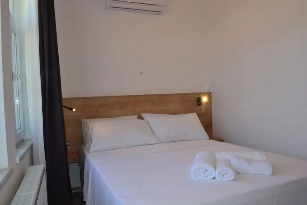 Parli Hotel